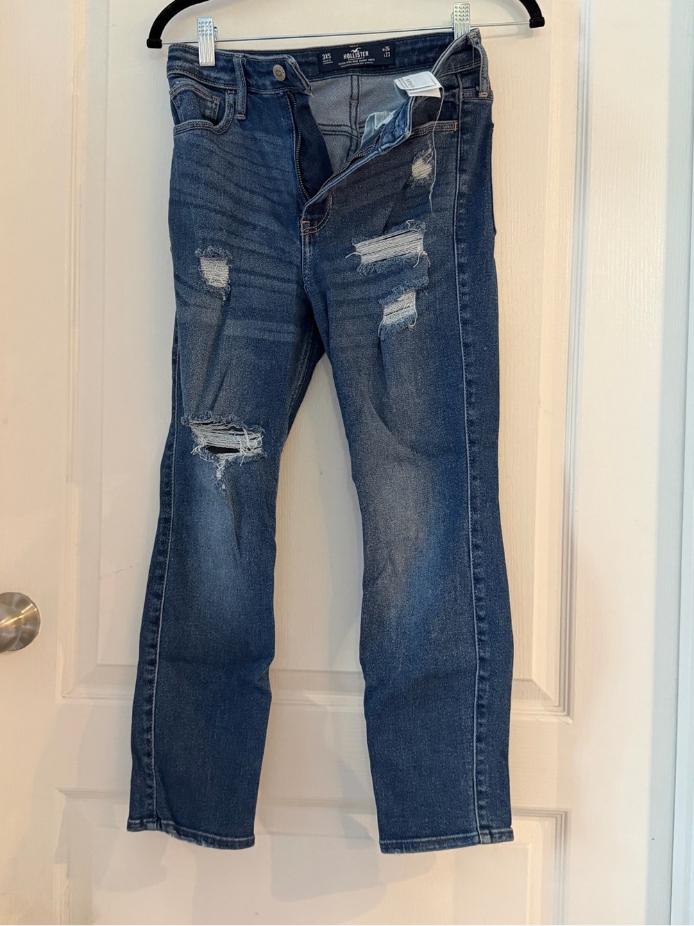 Hollister women’s distressed high rise skinny jeans